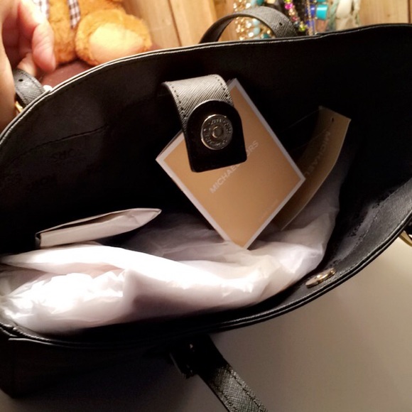 Tote - Picture 4 of 4