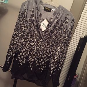 NWT Bob Mackie Grey/black floral button up top