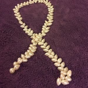 Rice pearls lariat