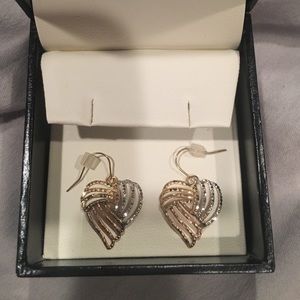 Tri gold heart earrings