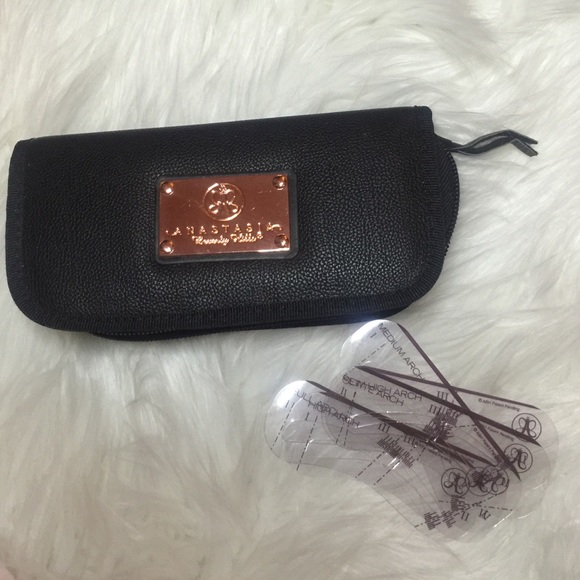 Anastasia Case with 5 Brow Stencils