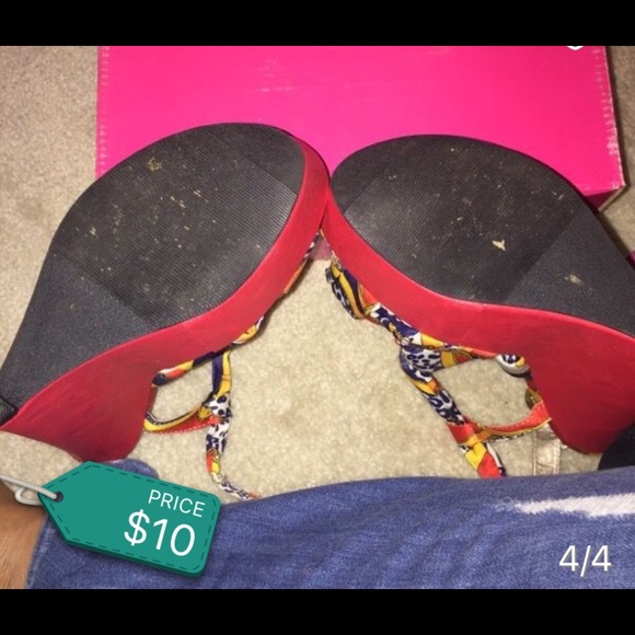 Colorful Wedge Sandal - Picture 4 of 4