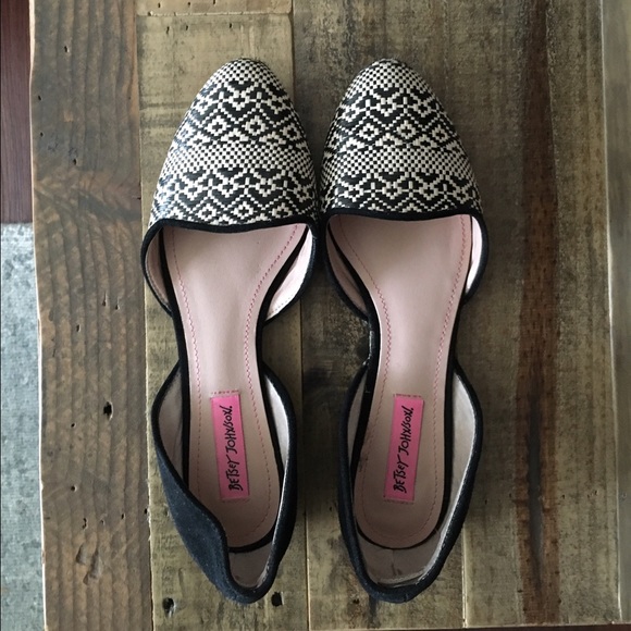 Betsey Johnson Cocoh Suede Flats