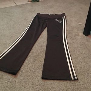 MAKE ME AN OFFER - A & F jogging pants