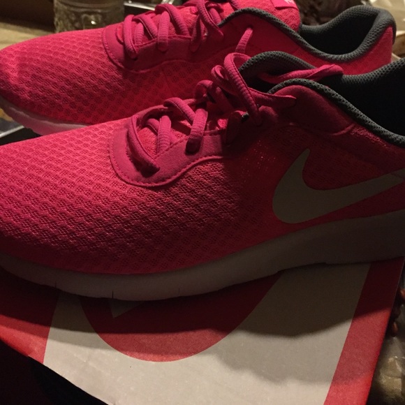💥SOLD💥Nike Tanjun running shoes