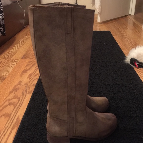 Brand new PAC sun boots