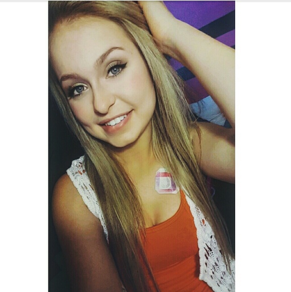 Meet your Posher, Alexus - Picture 2 of 2