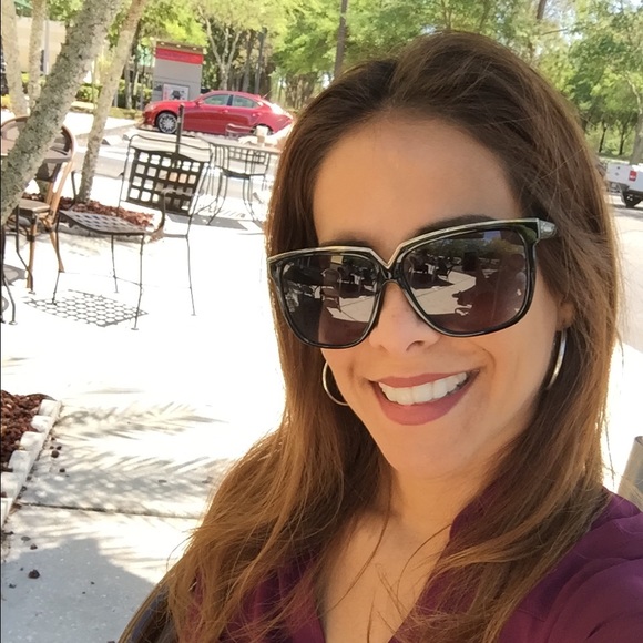 Meet your Posher, Giuliana