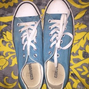 Converse with double tongue