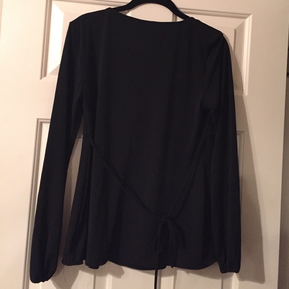 Motherhood size medium black blouse drawstring - Picture 8 of 8