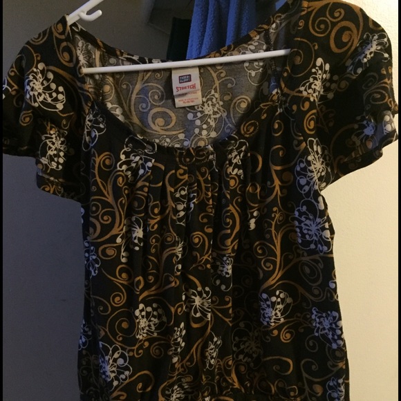 Soft and comfortable flowered Old Glory top!