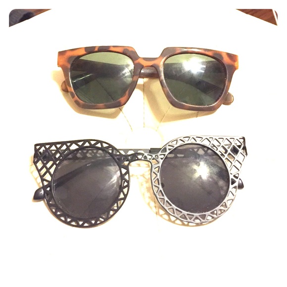 Black & tortoise frame sunglasses!