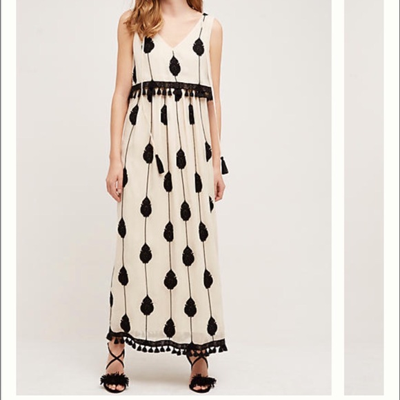 Soldπ·Host Pick x2 Anthropologie embroidered dress - Picture 2 of 4