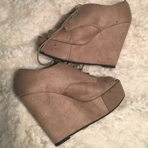 Platform tan booties