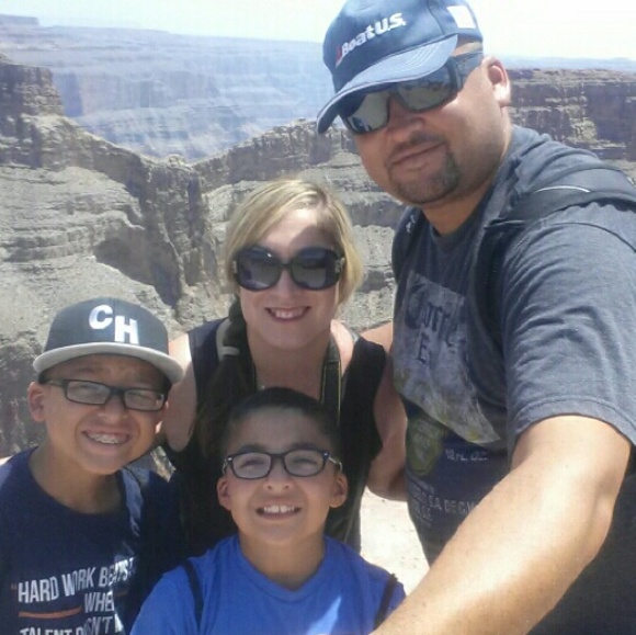 Meet your Posher, Stephanie - Picture 2 of 2