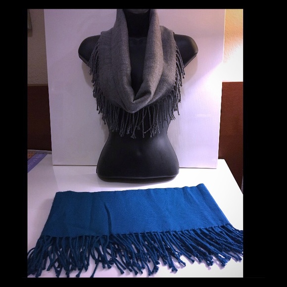 ⛔️SOLD⛔️ 2 fringed scarves for $12