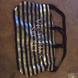 Black and silver VS weekend bag