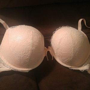 Victoria's Secret Dream Angels push up bra (38D)