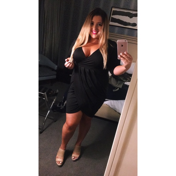 Meet the Posher! Meghan Lucy 🌻🌊🐚 - Picture 5 of 8