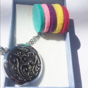 Aromatherapy Necklace with Wave design