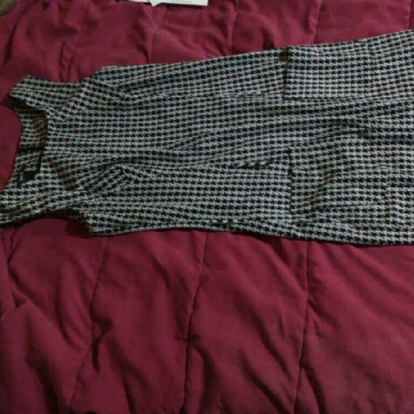 Bcx hound stooth dress with pokets on front