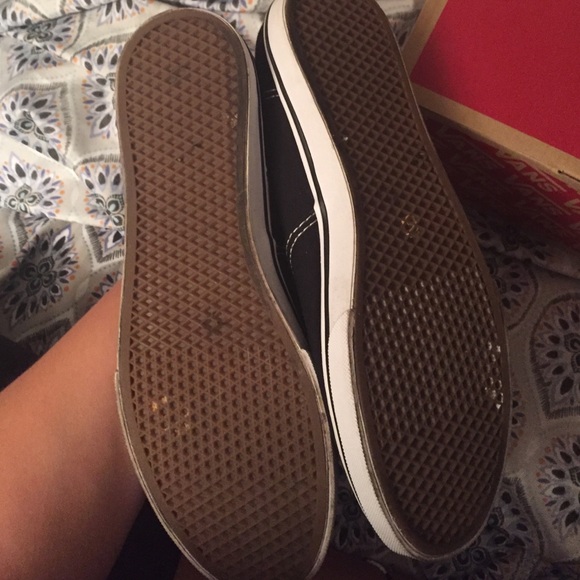 Vans - Picture 2 of 2