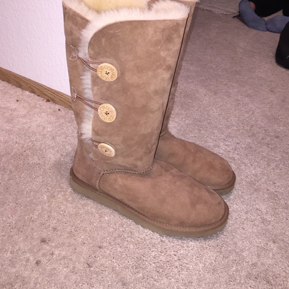ugh boots for 13 ugg shoes ugh boots size 9 from s closet ugh boots for 13 ugg shoes ugh boots size 9 from s closet