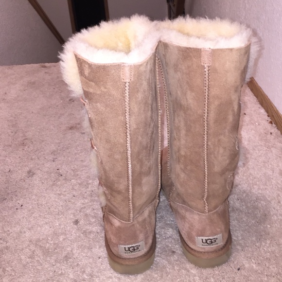 Ugh boots size 9 - Picture 4 of 4