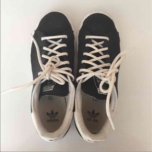 Black Adidas Stan Smith