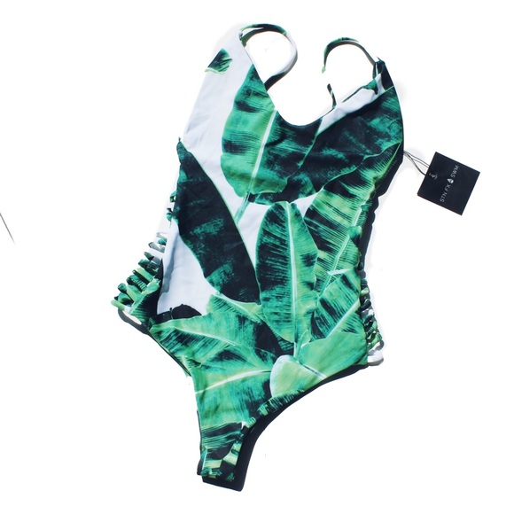 #Stonefoxswim #Hermosa one piece #bananaleaf