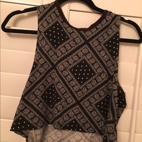 Paisley Muscle Tee Crop top