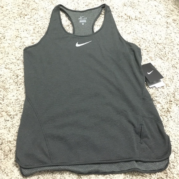 NEW Nike Aeroreact Workout Tank 😍 - Picture 4 of 4