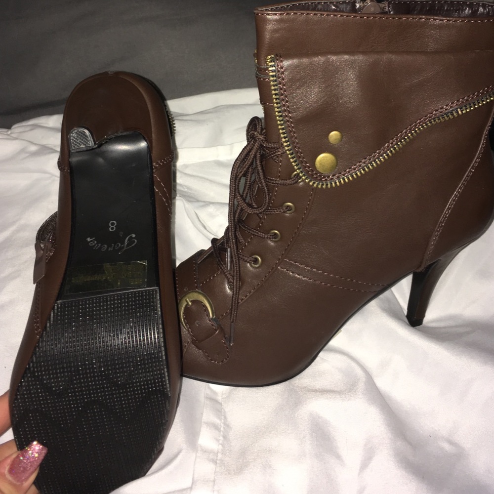 ‼️SOLD‼️NWOT Brown faux leather booties - Picture 3 of 4
