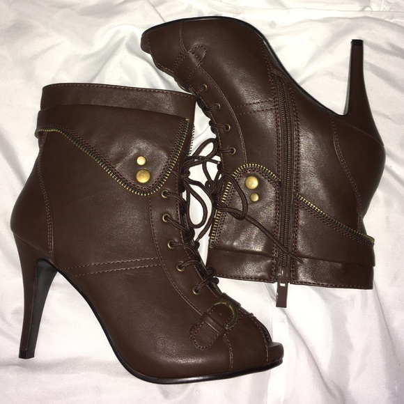 Boutique Shoes - ‼️SOLD‼️NWOT Brown faux leather booties
