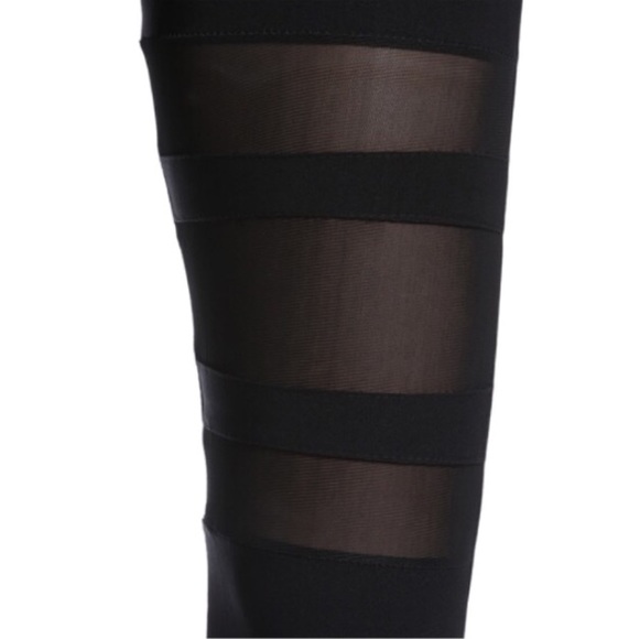 MESH Panel YOGA LEGGINGS Black CAPRI NEW Active - Picture 4 of 4