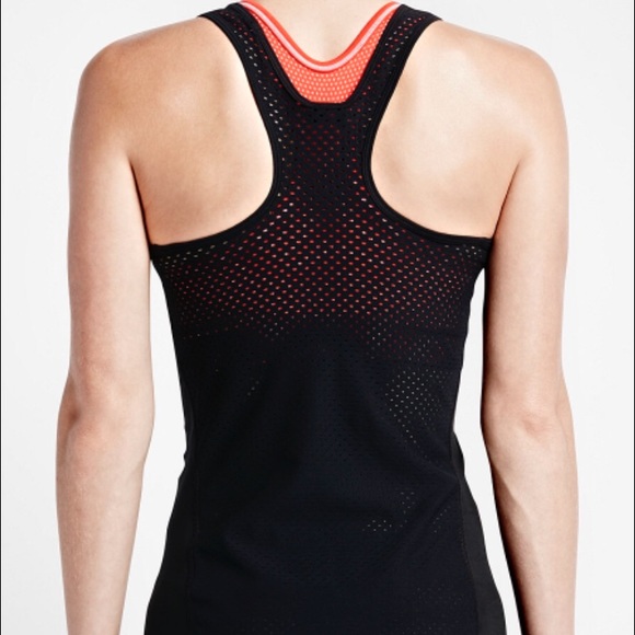 NEW Nike Hypercool Dri fit workout tank size med - Picture 2 of 3