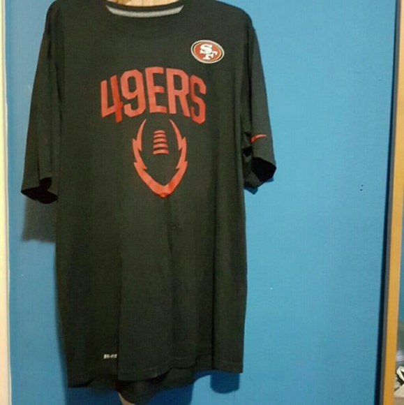 Large nike 49ers shirt