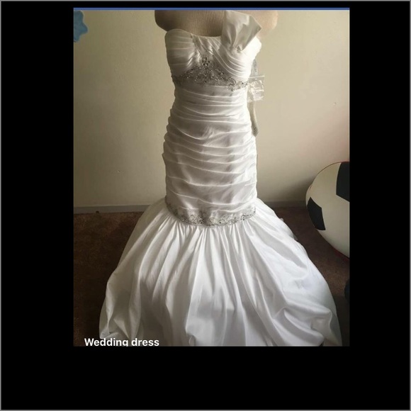 Ivory wedding dress - Picture 2 of 2