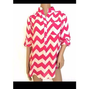 Bright pink and white chevron blouse. Large.