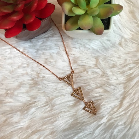 🎈Sale✨ROSE Gold Delicate 3 Triangle Necklace - Picture 7 of 8