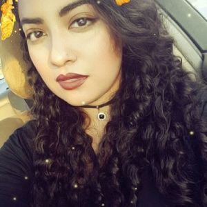 Meet your Posher, Alexis