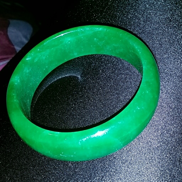 Vintage jade bangle