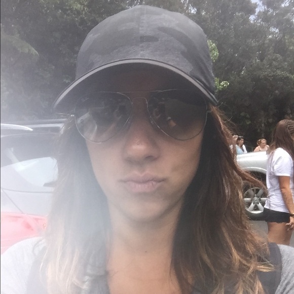 Meet your Posher, Sinem - Picture 1 of 1