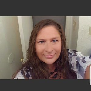 Meet your Posher, Dina