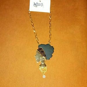 AFRO LADY NECKLACE