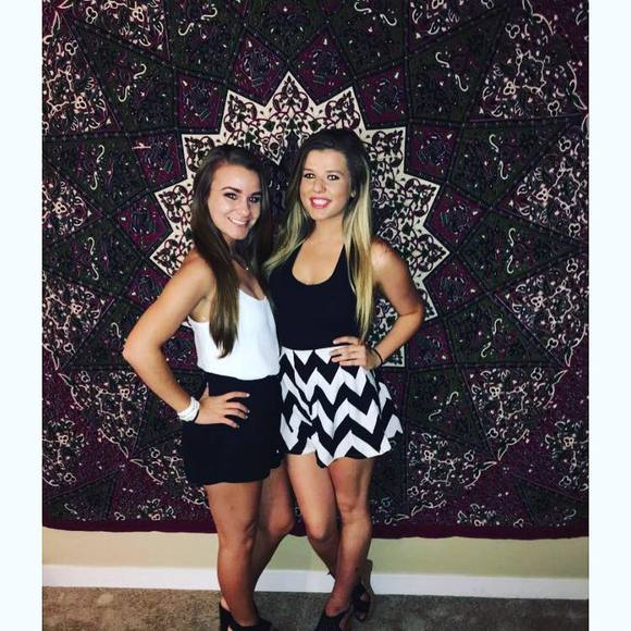 Meet your Posher, Amy - Picture 1 of 1