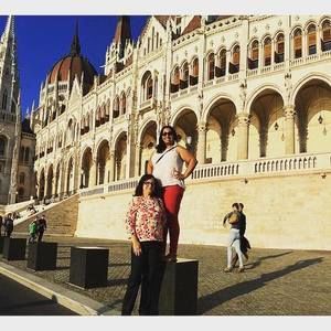 Meet your Posher, Elizabeth