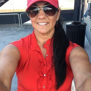 Meet your Posher, Leslie