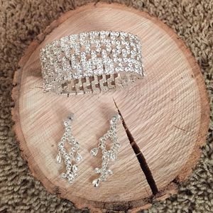 Cache rhinestone bracelet and earring set