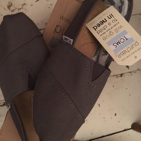 BNIB TOMS woman's Size 9 Canvas, Color: Ash